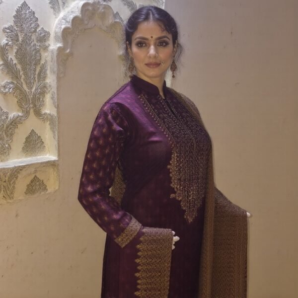 "Mehran Three-Piece Suit for Women - Elegant and Timeless Design"