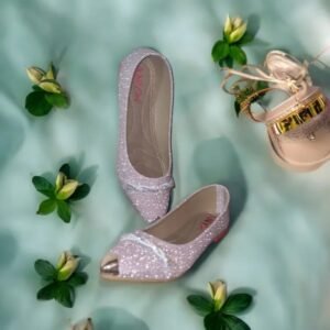 Women Stylish&Comfortabl Flate She's with golden Stylish look
